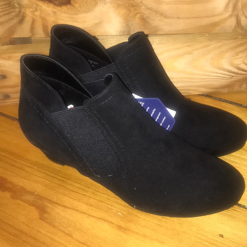 Croft & Barrow Black Wedge Bootie 7M NWT